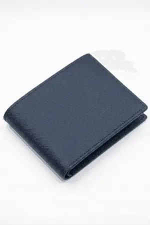 Fine stitching detail premium leather wallet